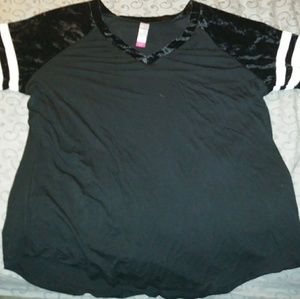 BRAND NWOT BLACK W/VELOUR SLEEVES, TEE SHIRT